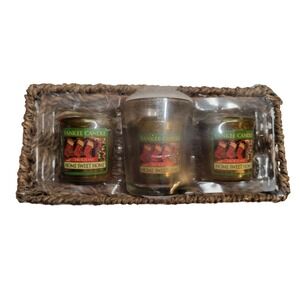 Yankee Candle Gift Set Holiday Home Sweet Home Green Votives Christmas Stockings